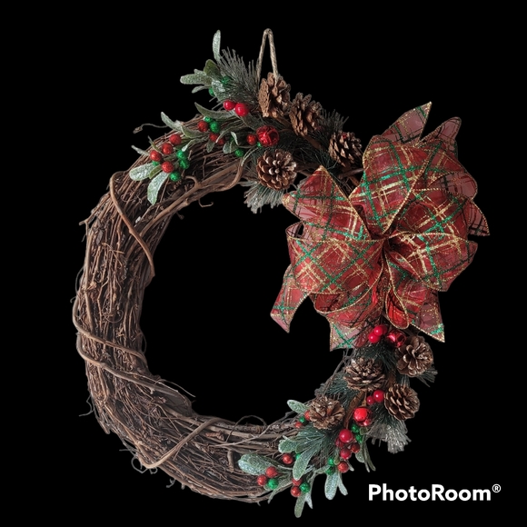 Christmas Grapevine Wreath with Festive Bow - Picture 3 of 4
